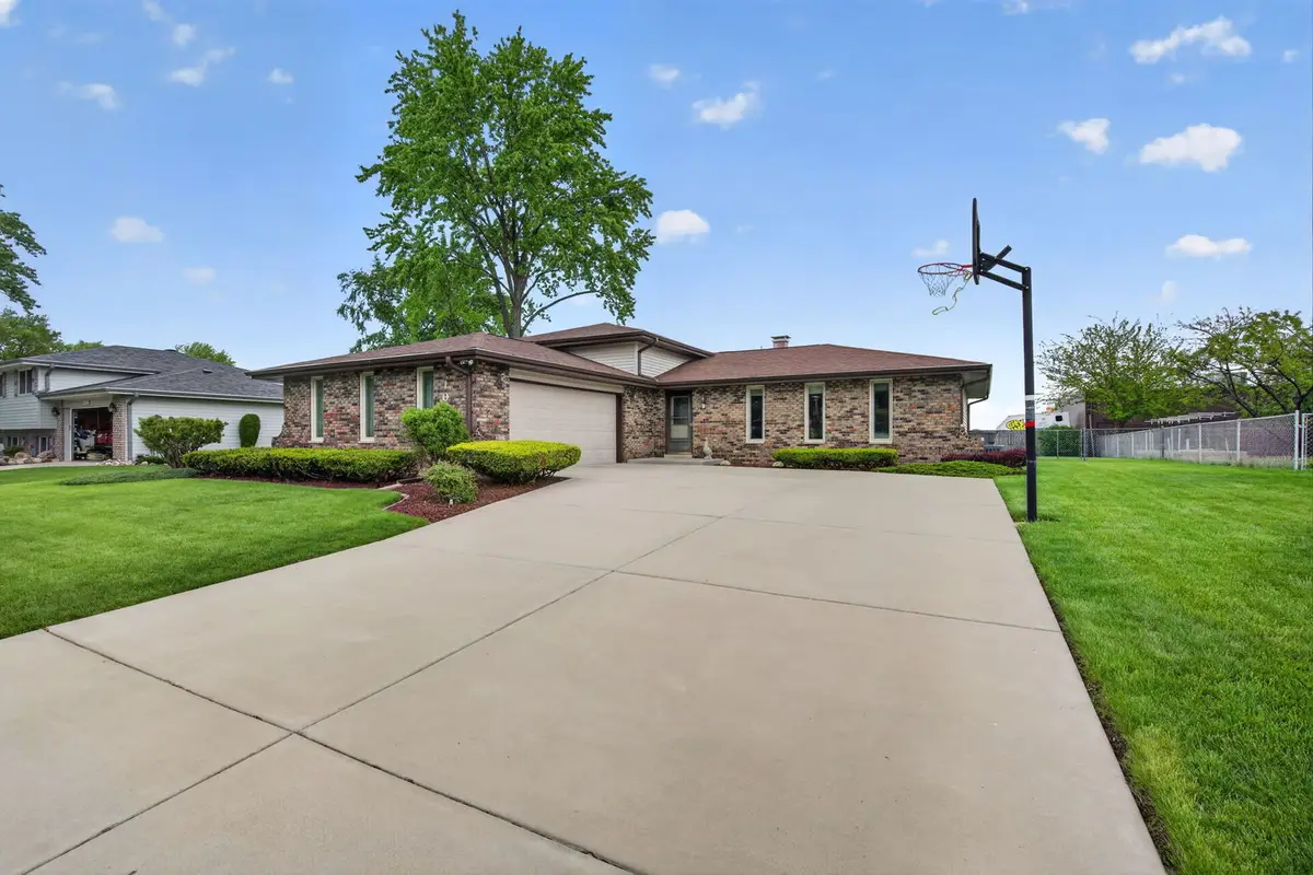 106 N Brookshore Drive, Shorewood, IL 60404 - #1