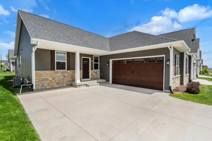 3082 Charissas Place, Bettendorf, IA 52722 - #2