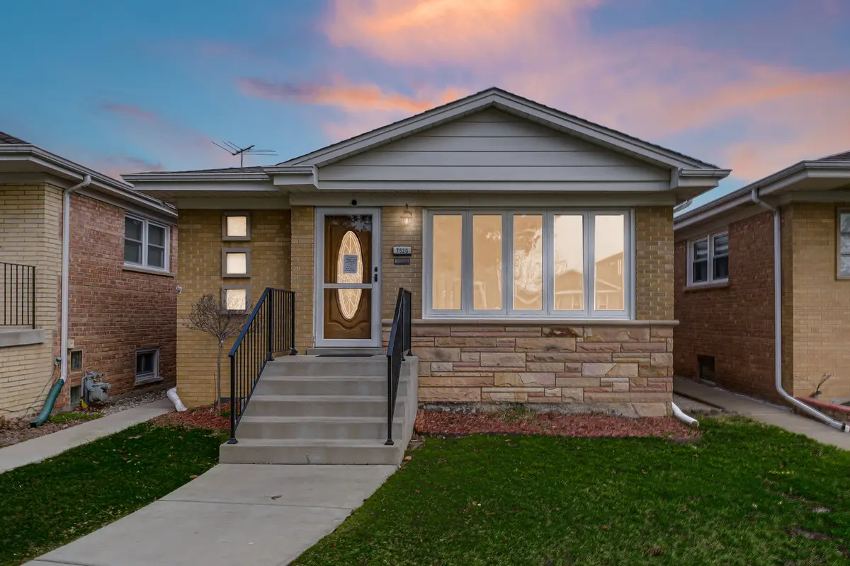 7520 W Carmen Avenue, Harwood Heights, IL 60706 - #1
