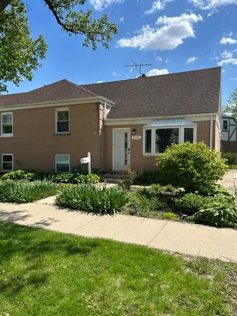 9333 Jackson Avenue, Brookfield, IL 60513 - #2