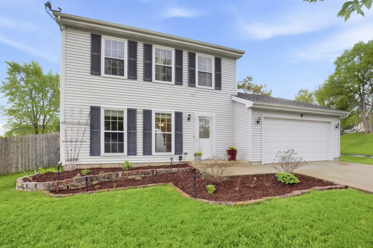 9 Chaucer Lane, Streamwood, IL 60107 - #1