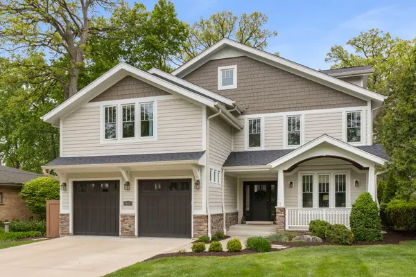 451 Lowell Avenue, Glen Ellyn, IL 60137