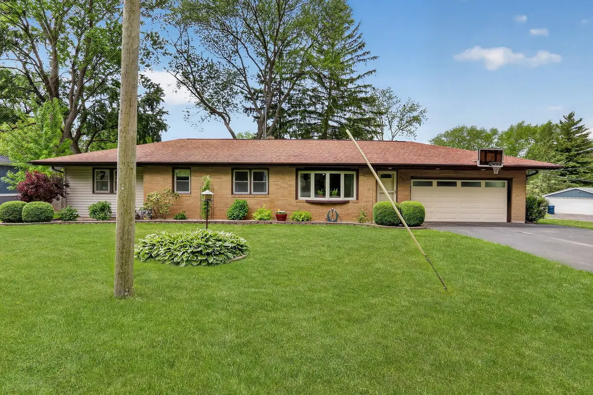 2501 S Vaupell Drive, McHenry, IL 60051 - #1
