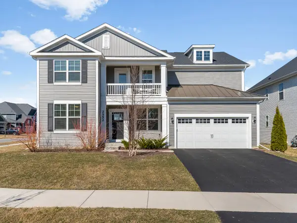 2552 Weatherbee Lane, Naperville, IL 60563