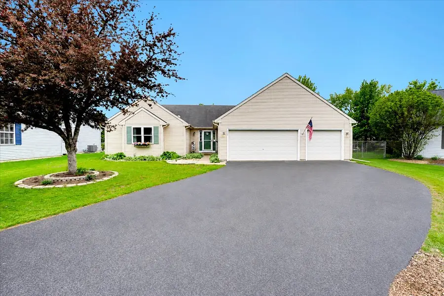 523 Iona Lane, Harvard, IL 60033 - #2