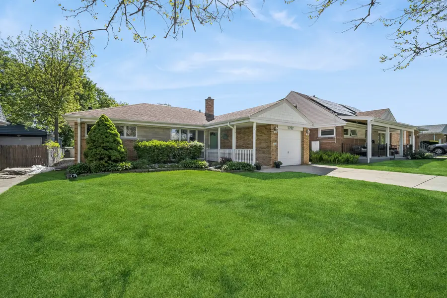 7727 N Oconto Avenue, Niles, IL 60714 - #2