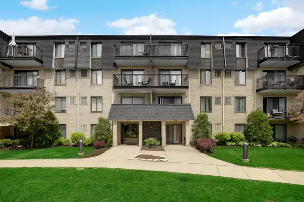 10735 W 5th Avenue #404, Countryside, IL 60525