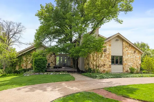 2103 Pebble Creek Drive, Lisle, IL 60532