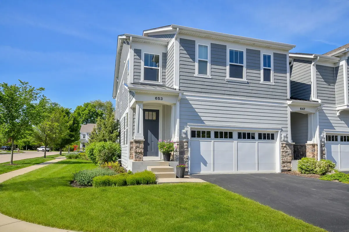 653 Riverbank Drive, Geneva, IL 60134 - #1