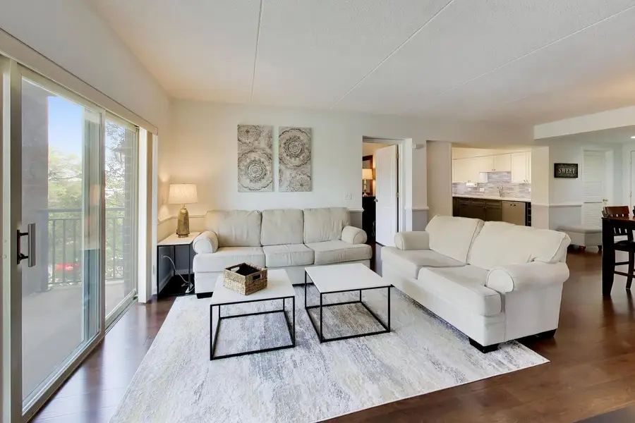 655 Perrie Drive #307, Elk Grove Village, IL 60007 - #3