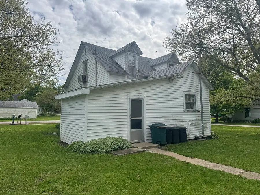 601 E Harrison Street, Saybrook, IL 61770 - #3
