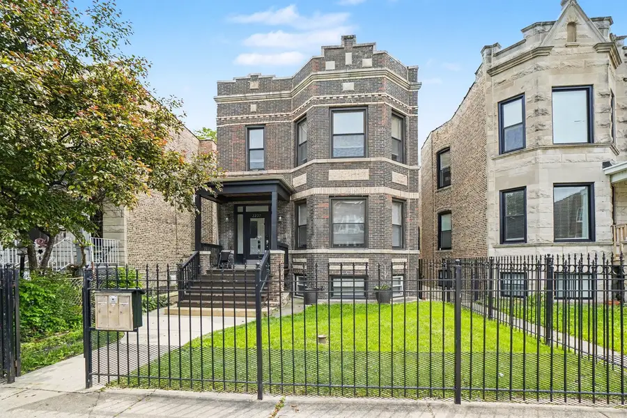 3237 W Cortez Street, Chicago, IL 60651 - #2
