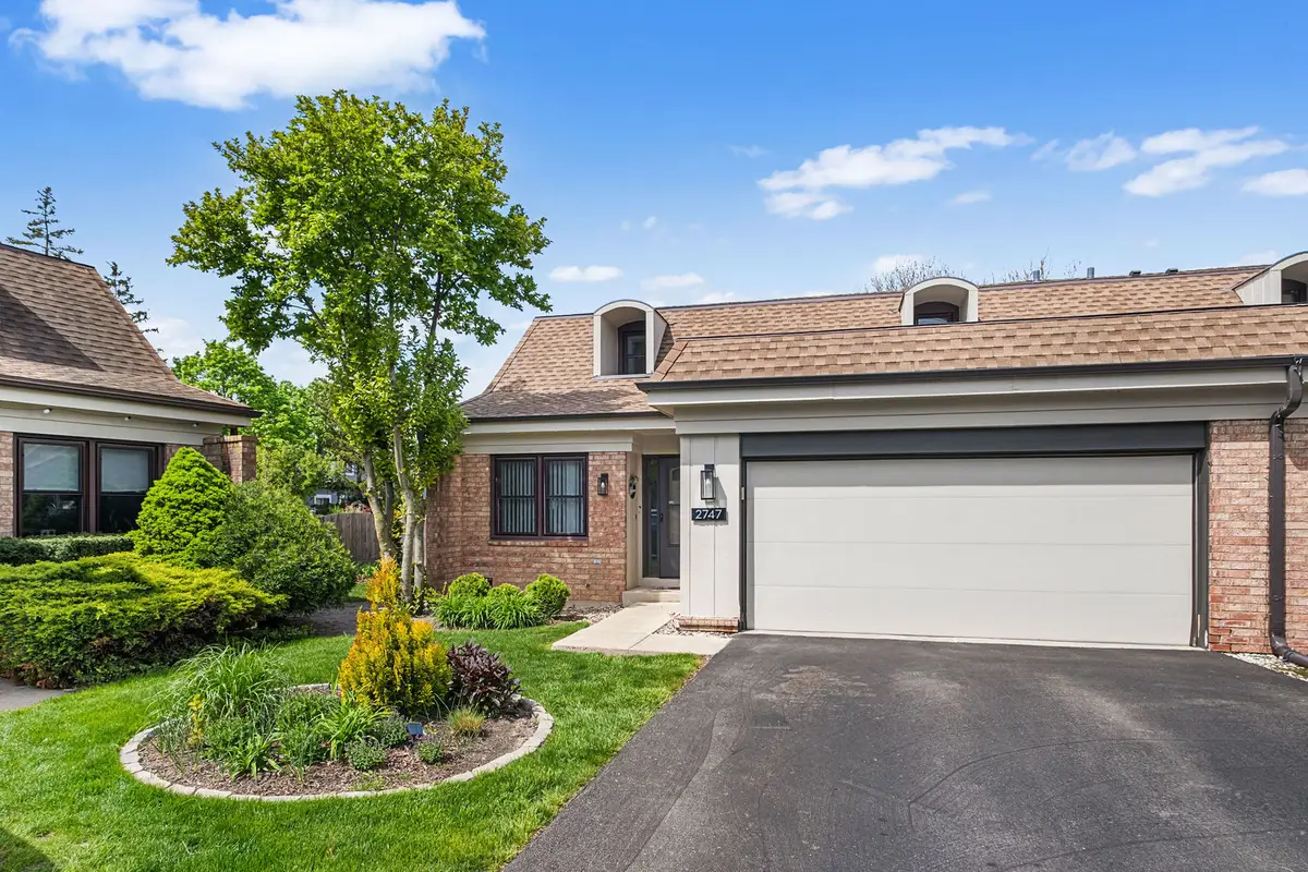 2747 Wilshire Lane, Northbrook, IL 60062 - #1