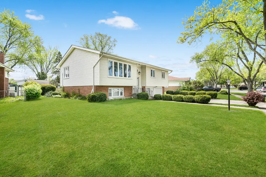 773 Madelyn Drive, Des Plaines, IL 60016 - #3