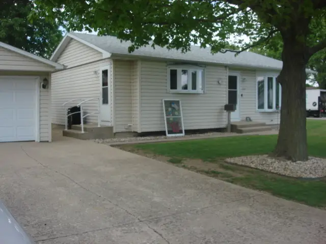 404 E Fourth Street, Streator, IL 61364 - #2
