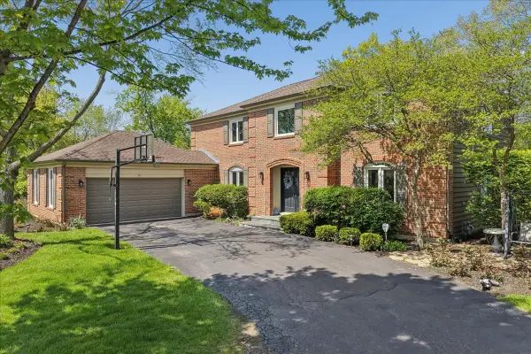 4 Exmoor Lane, Lincolnshire, IL 60069