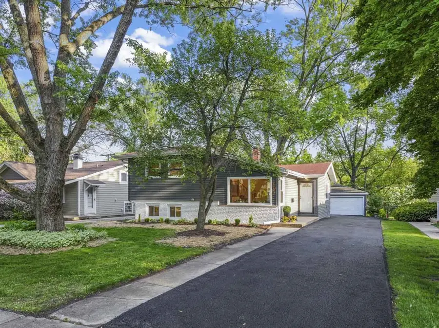 597 Lowden Avenue, Glen Ellyn, IL 60137 - #2