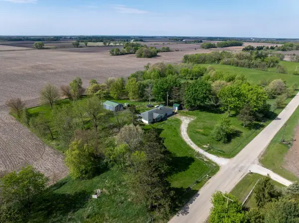 29897 N 2700th Avenue N, Tampico, IL 61283