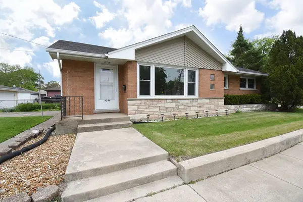 9246 S 54th Avenue, Oak Lawn, IL 60453