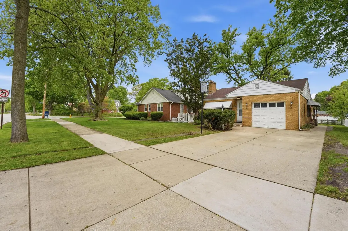 306 W Lonnquist Boulevard, Mount Prospect, IL 60056 - #1