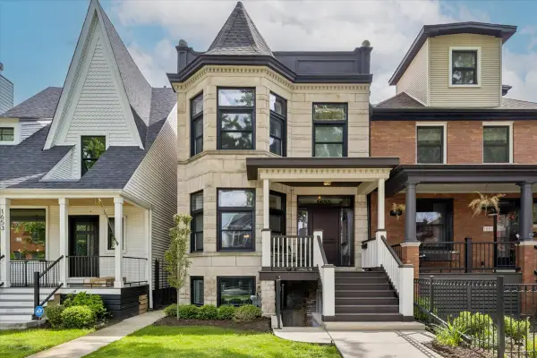 1655 W Carmen Avenue, Chicago, IL 60640