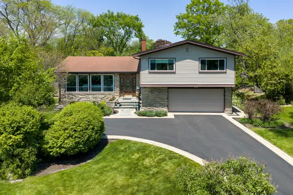 370 Charal Lane, Highland Park, IL 60035