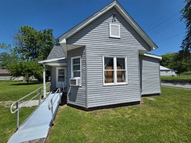 208 Burkett Street, Benton, IL 62812 - #1