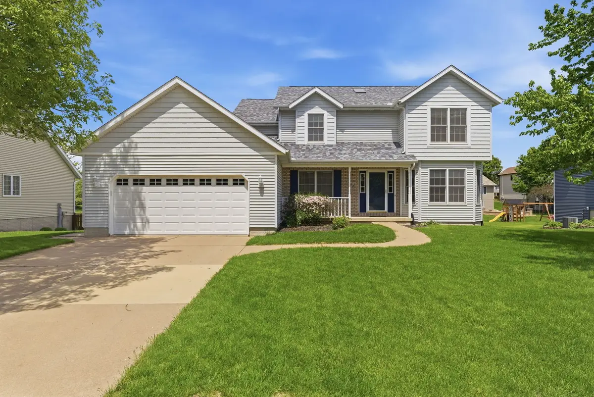1208 W Donahue Street, Eldridge, IA 52748 - #1