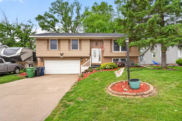 1704 9th Street Nw, Clinton, IA 52732