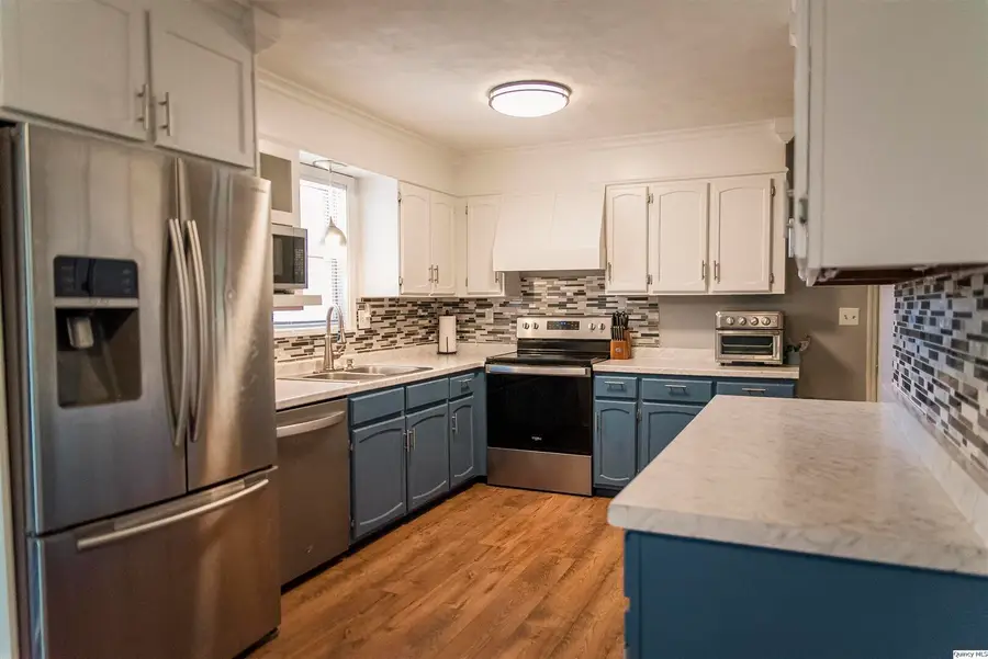1221 S 26th, Quincy, IL 62301 - #3