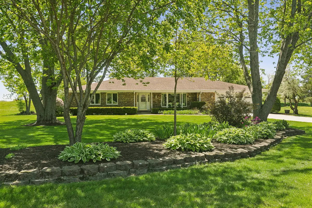 135 Hillcrest Court, Barrington, IL 60010 - #1