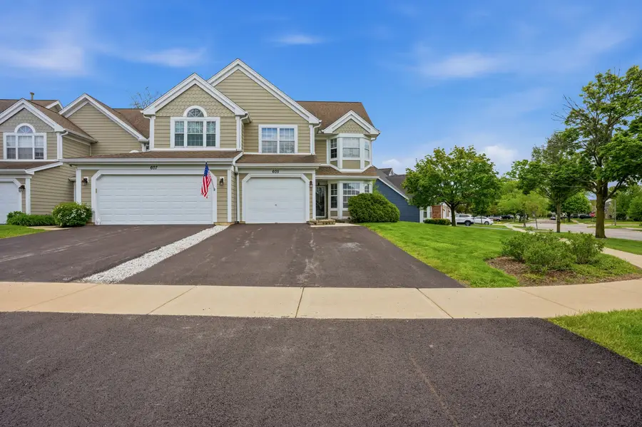 605 Kingsbridge Drive, Carol Stream, IL 60188 - #2