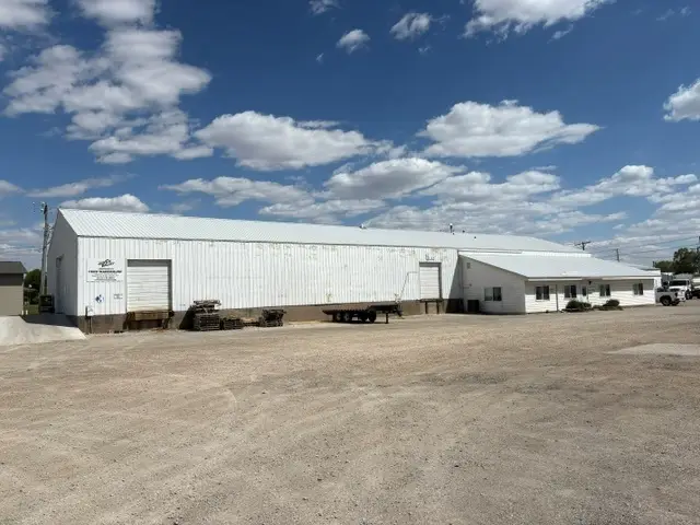 117 N 1st Street, Eldridge, IA 52748 - #1