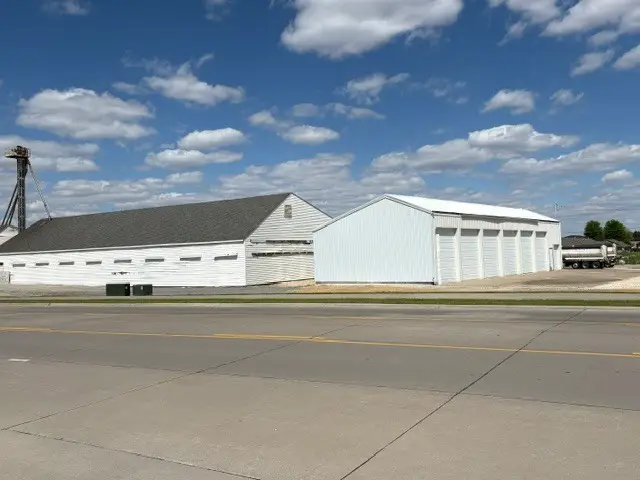 117 N 1st Street, Eldridge, IA 52748 - #3