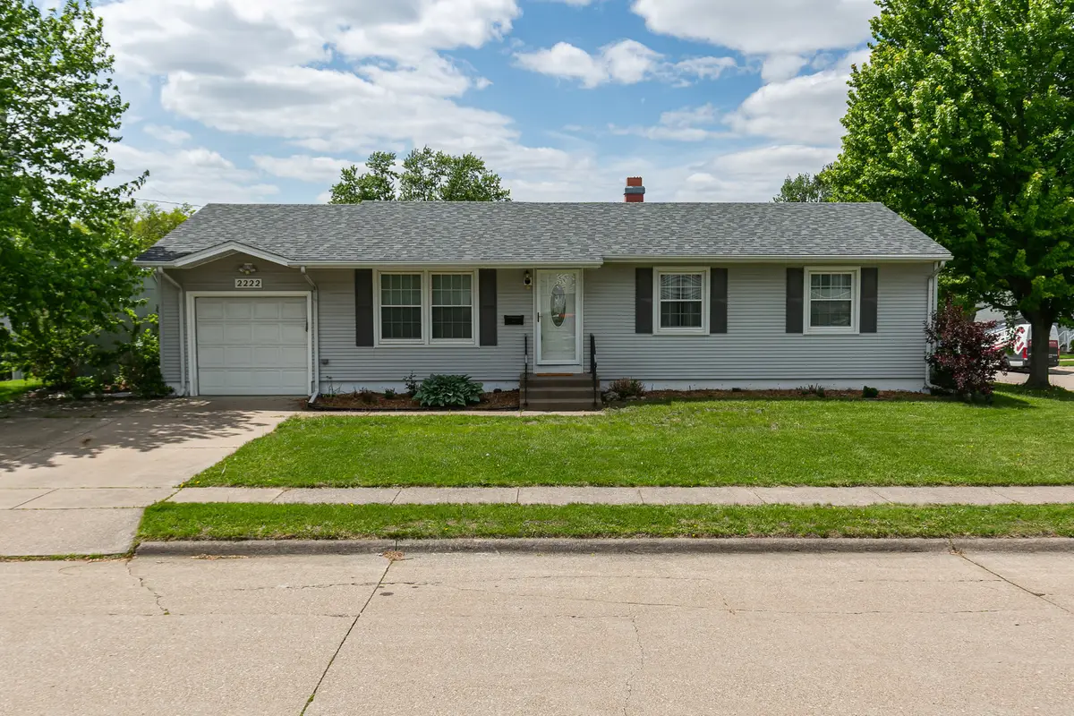 2222 Hillandale Road, Davenport, IA 52804 - #1