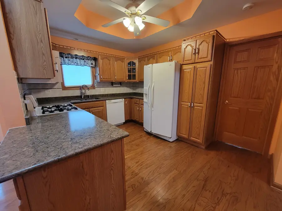 312 Kain Street, Ottawa, IL 61350 - #3