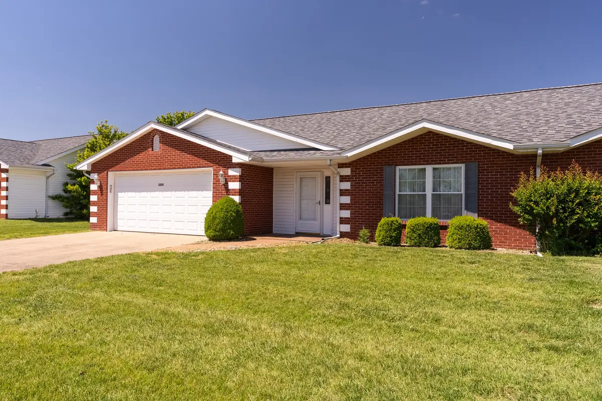 3206 Cherokee Drive, Marion, IL 62959 - #1