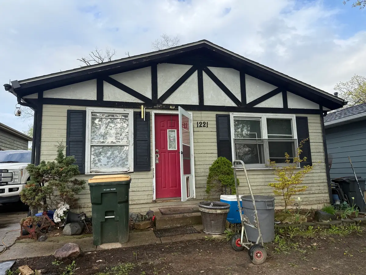 1221 Sunset Drive, Round Lake Beach, IL 60073 - #1