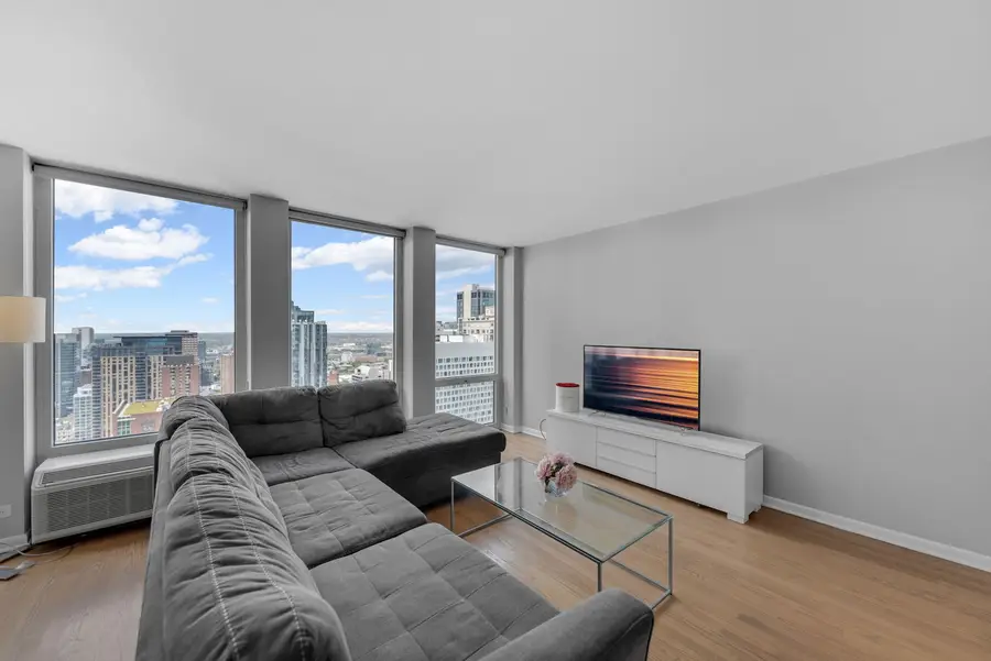 111 E Chestnut Street #40J, Chicago, IL 60611 - #3