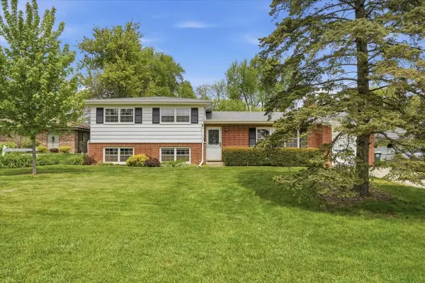 1046 Crane Boulevard, Libertyville, IL 60048