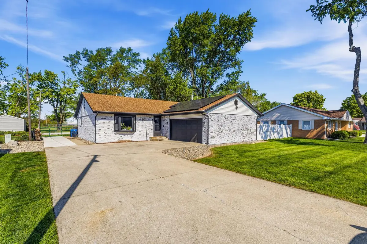 101 N Bergman Drive, Thomasboro, IL 61878 - #1