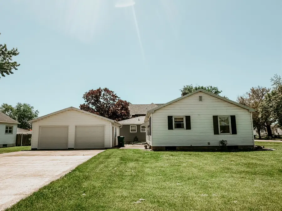 111 6th Avenue, Mendota, IL 61342 - #3