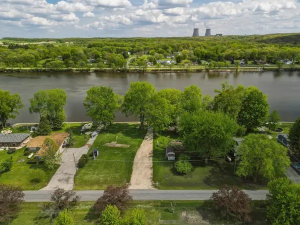 6215 N River Drive, Oregon, IL 61061