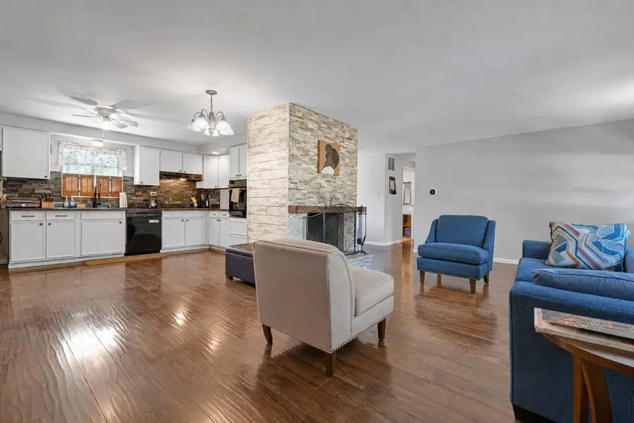 635 S Springinsguth Road, Schaumburg, IL 60193 - #3