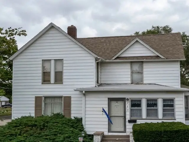 220 W 8th Street, Kewanee, IL 61443 - #2