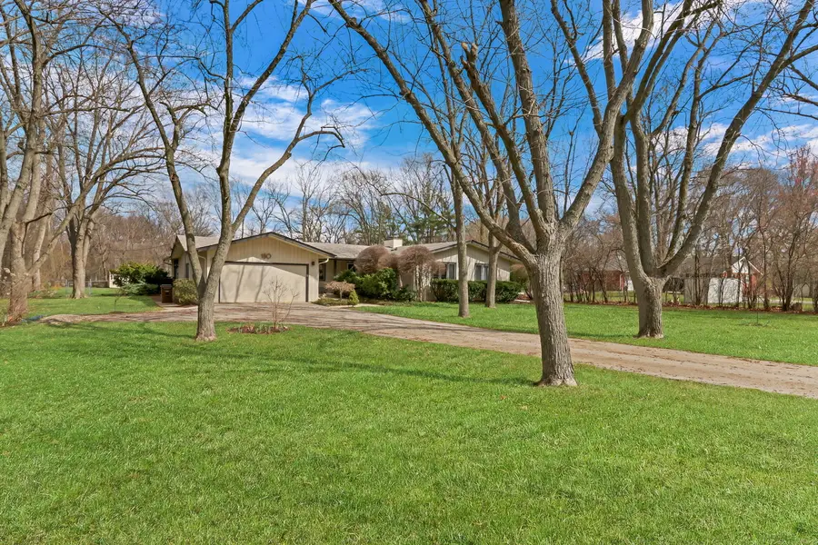 180 Crescent Knoll Drive, Green Oaks, IL 60048 - #3