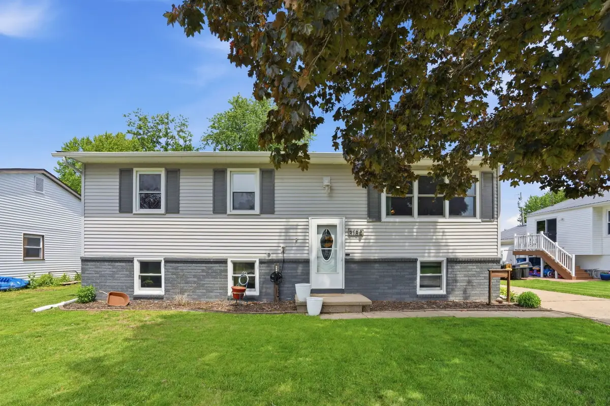 318 E Parkway Drive, Blue Grass, IA 52726 - #1