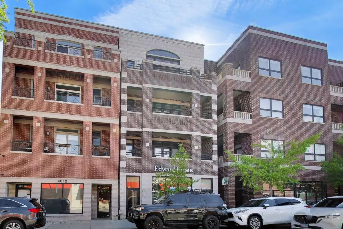 4043 N Damen Avenue #4, Chicago, IL 60618 - #1