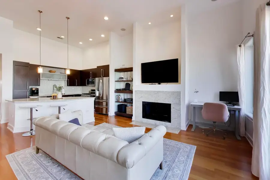 4043 N Damen Avenue #4, Chicago, IL 60618 - #3