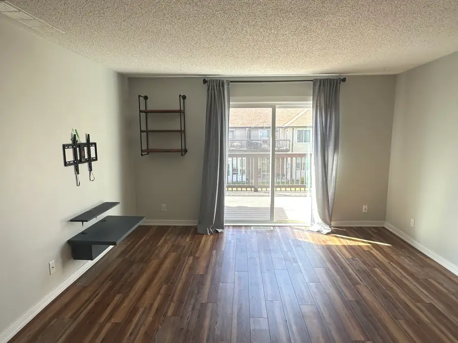1511 Longwood Drive #1511, Sycamore, IL 60178 - #3